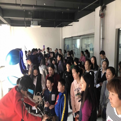 vr游戲設(shè)備有哪些，vr體驗(yàn)館加盟得多少錢？